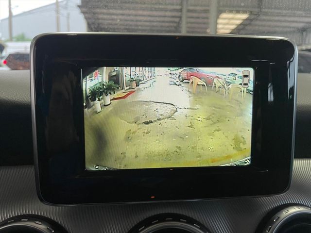 總代理 電尾門 全車原板件  第6張相片