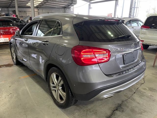 總代理 電尾門 全車原板件  第25張相片