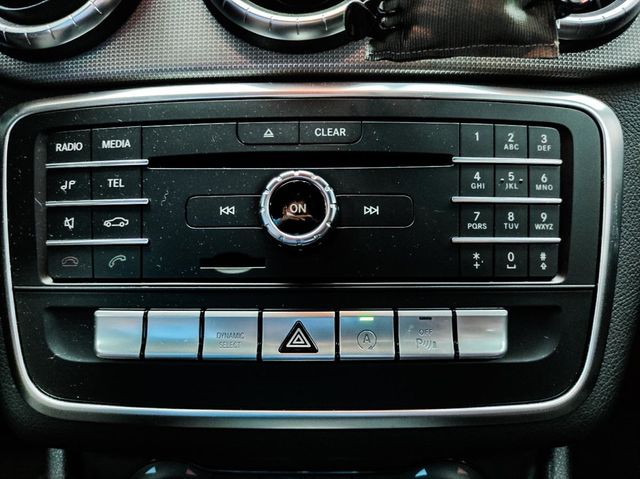 BENZ CLA200  第6張相片