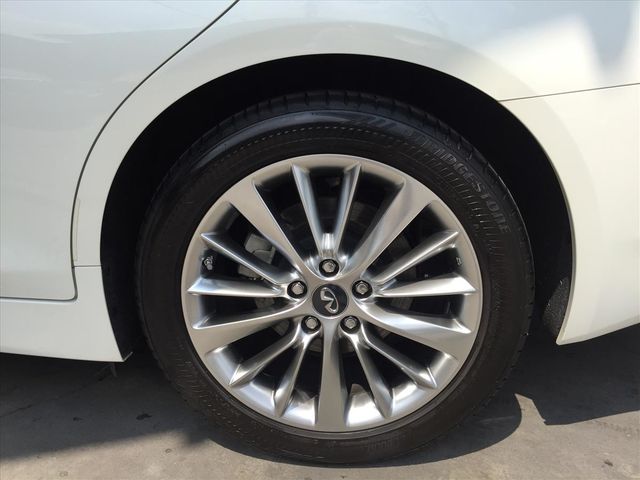 一手車 實車實價 Q50 2.0t  第6張相片