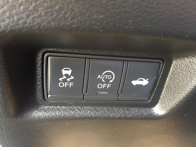 一手車 實車實價 Q50 2.0t  第16張相片