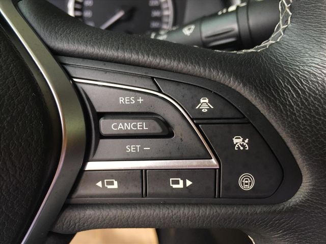 一手車 實車實價 Q50 2.0t  第18張相片