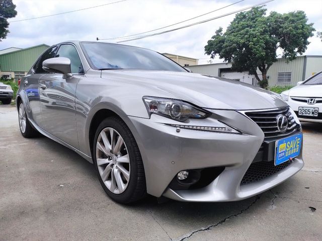 LEXUS IS200T  第1張相片