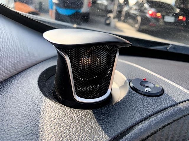 LUXGEN U6  第14張相片