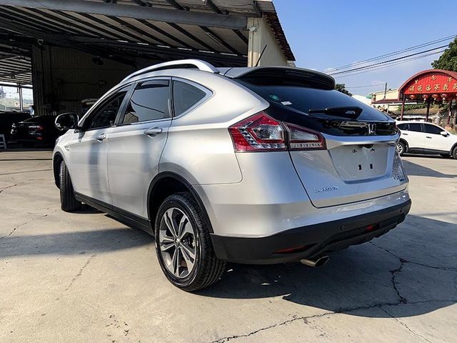 LUXGEN U6  第25張相片