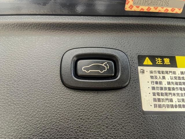 電動椅 後座雙螢幕 實車實價  第26張相片