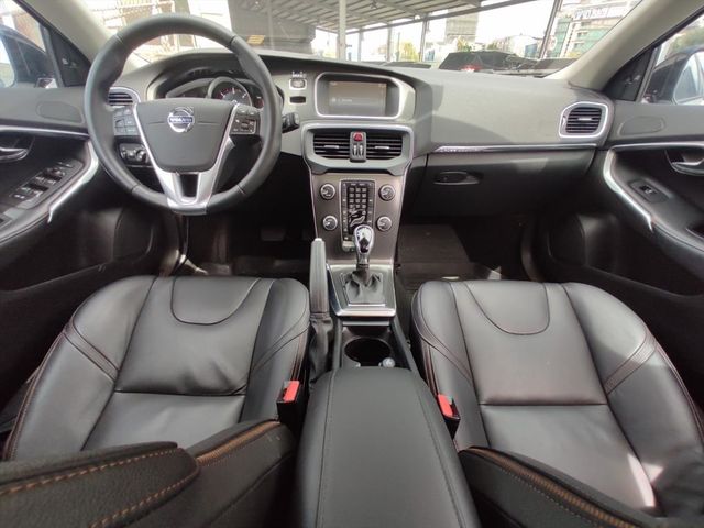 ACC自動跟車 全景天窗 導航 自動停車  第4張相片