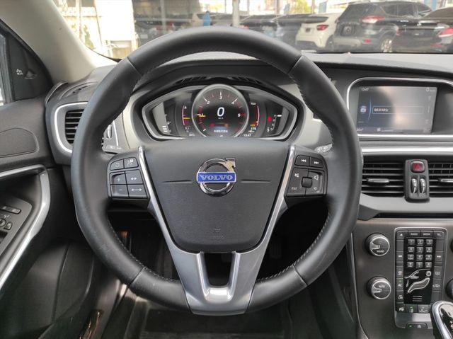 ACC自動跟車 全景天窗 導航 自動停車  第6張相片