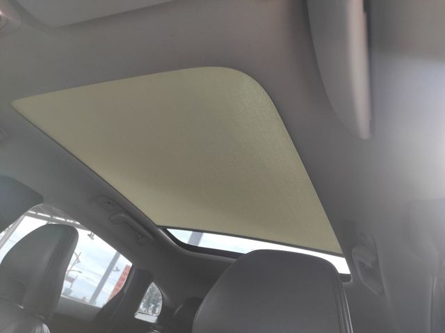 ACC自動跟車 全景天窗 導航 自動停車  第9張相片