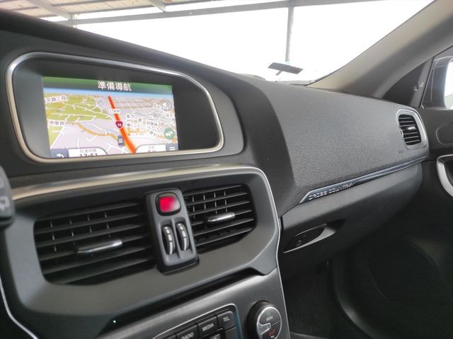 ACC自動跟車 全景天窗 導航 自動停車  第10張相片