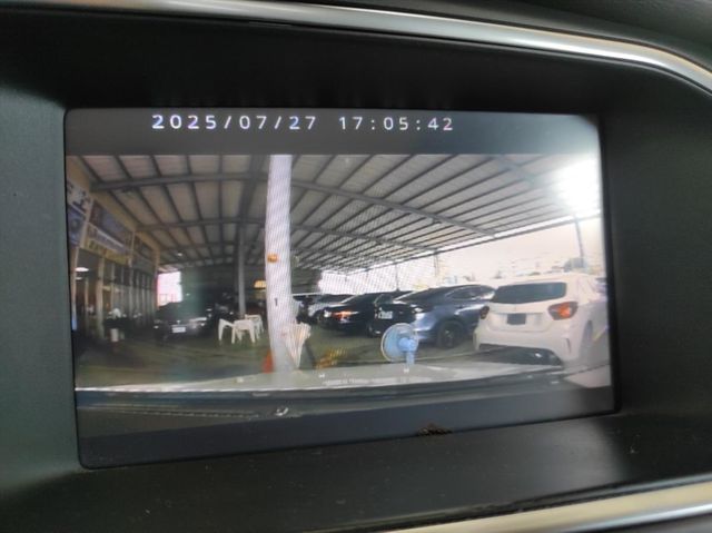 ACC自動跟車 全景天窗 導航 自動停車  第12張相片