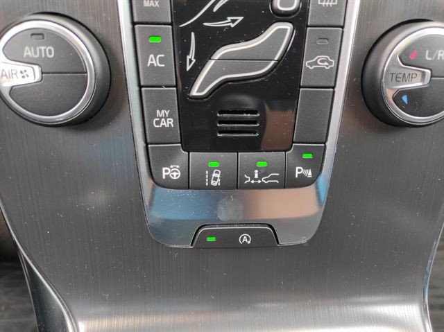 ACC自動跟車 全景天窗 導航 自動停車  第17張相片