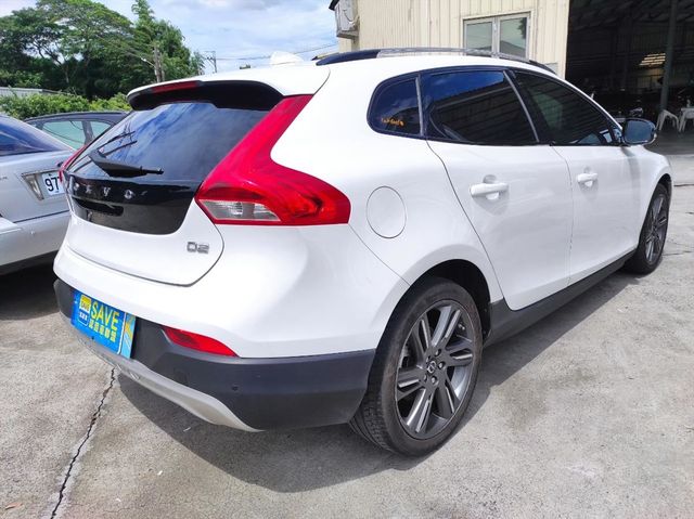 ACC自動跟車 全景天窗 導航 自動停車  第26張相片