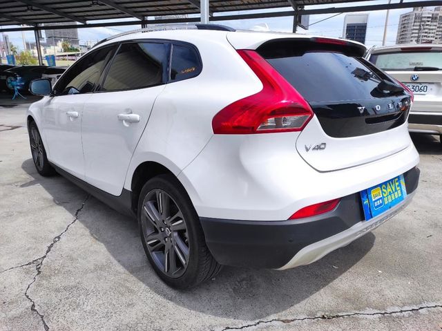 ACC自動跟車 全景天窗 導航 自動停車  第28張相片