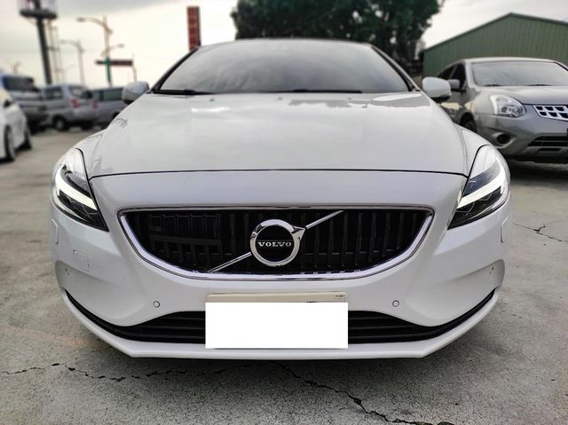 VOLVO V40  第2張相片