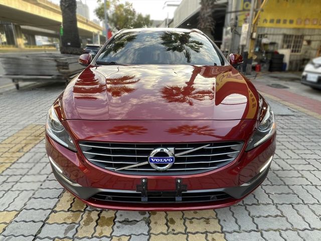 VOLVO V60  第2張相片