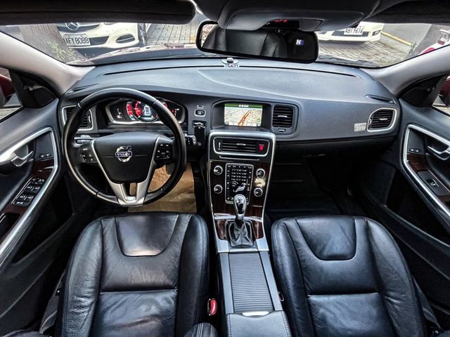 VOLVO V60  第5張相片