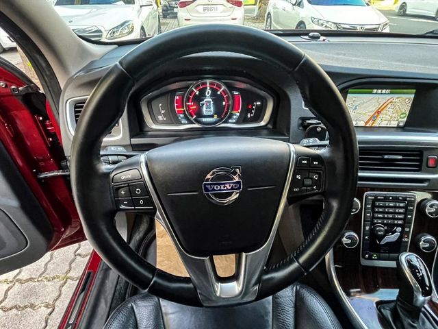 VOLVO V60  第6張相片