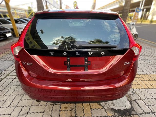 VOLVO V60  第17張相片