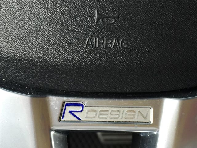 2015年領牌 R-Design套件  第7張相片