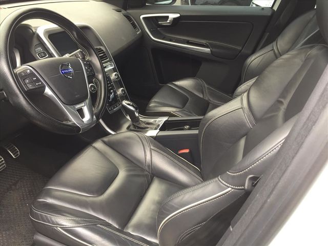 2015年領牌 R-Design套件  第8張相片