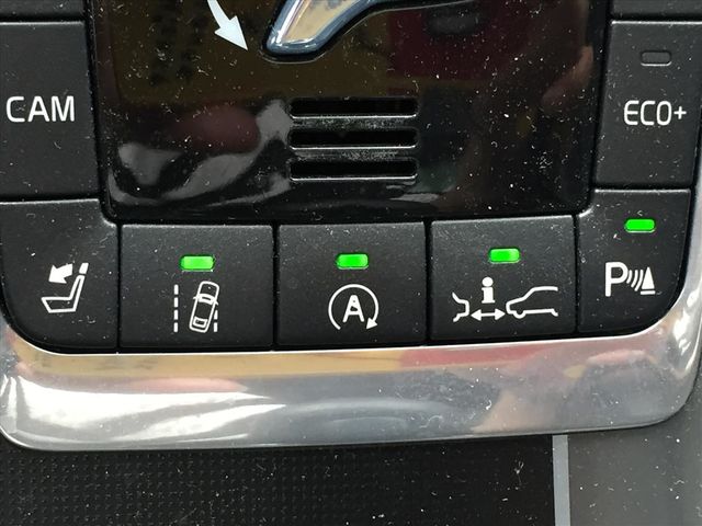 2015年領牌 R-Design套件  第13張相片