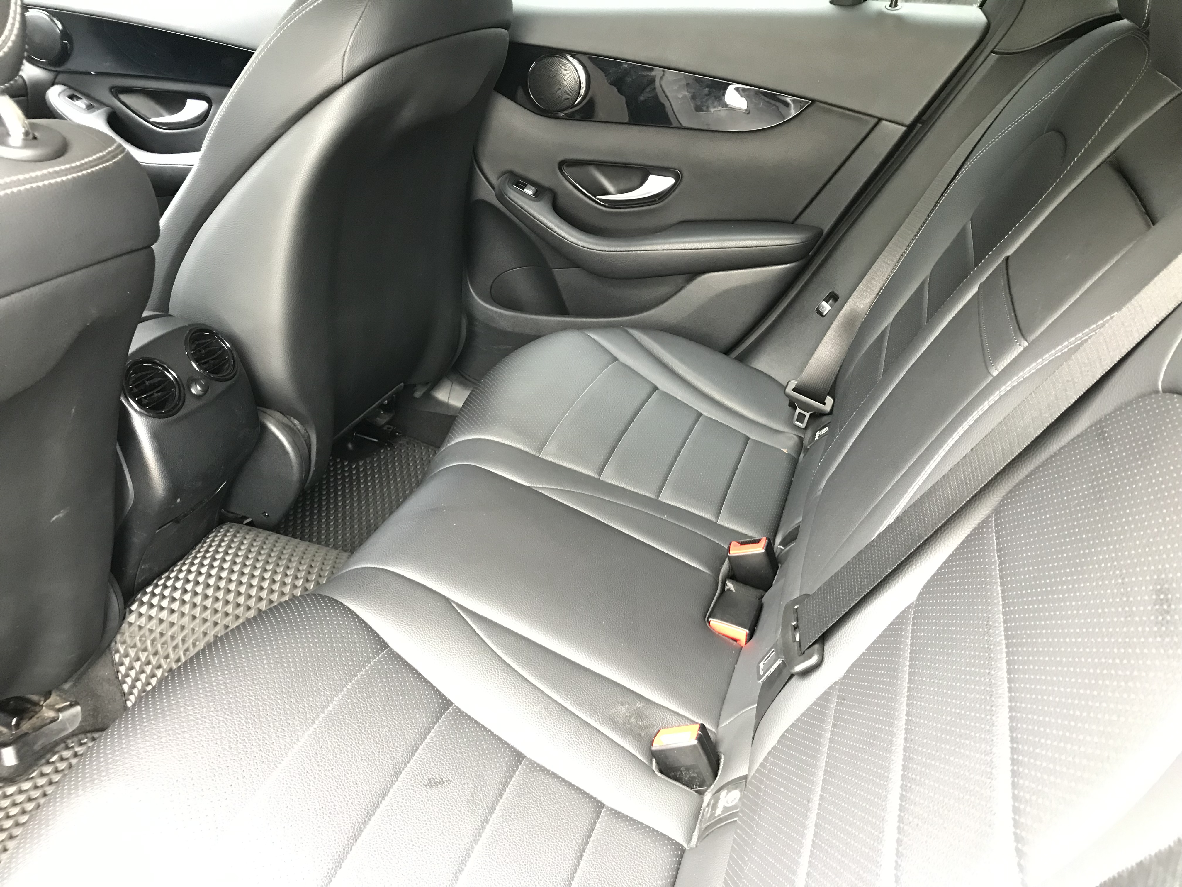 2017年 賓士 GLC220D 4MATIC 實跑5萬  第7張相片