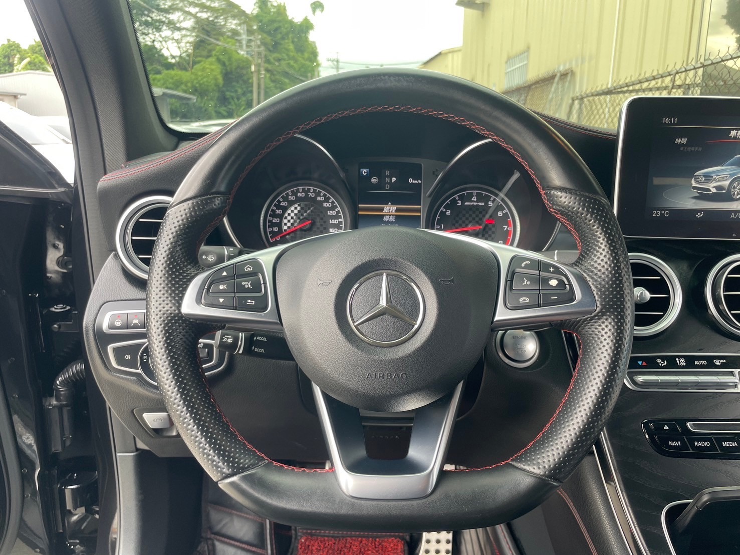 2017年 GLC43 4MATIC 氣壓懸吊 環景 23P  第7張相片