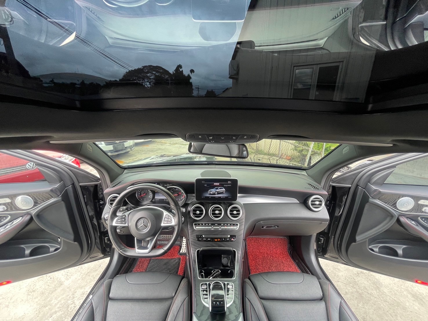 2017年 GLC43 4MATIC 氣壓懸吊 環景 23P  第8張相片