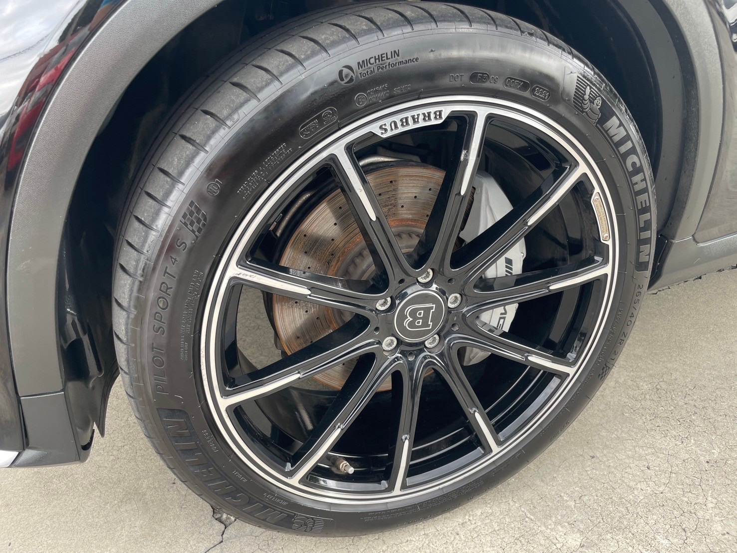 2017年 GLC43 4MATIC 氣壓懸吊 環景 23P  第16張相片