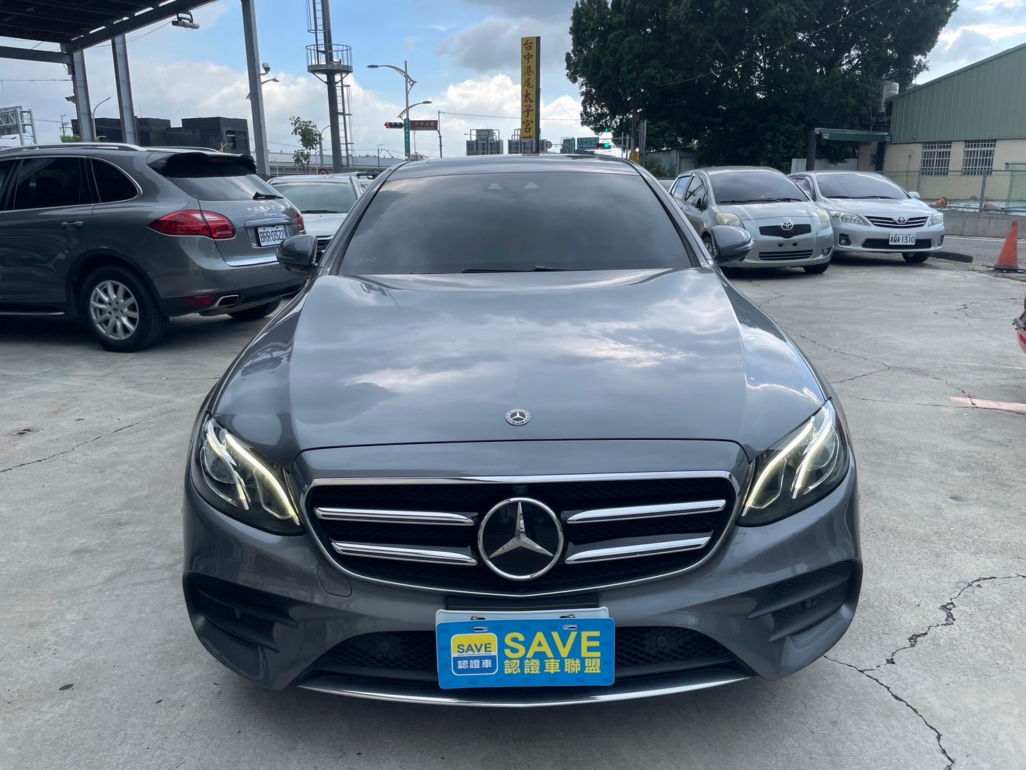 E300 AMG 23P 360環景 氣氛燈 電尾 雙液晶螢幕  第4張相片