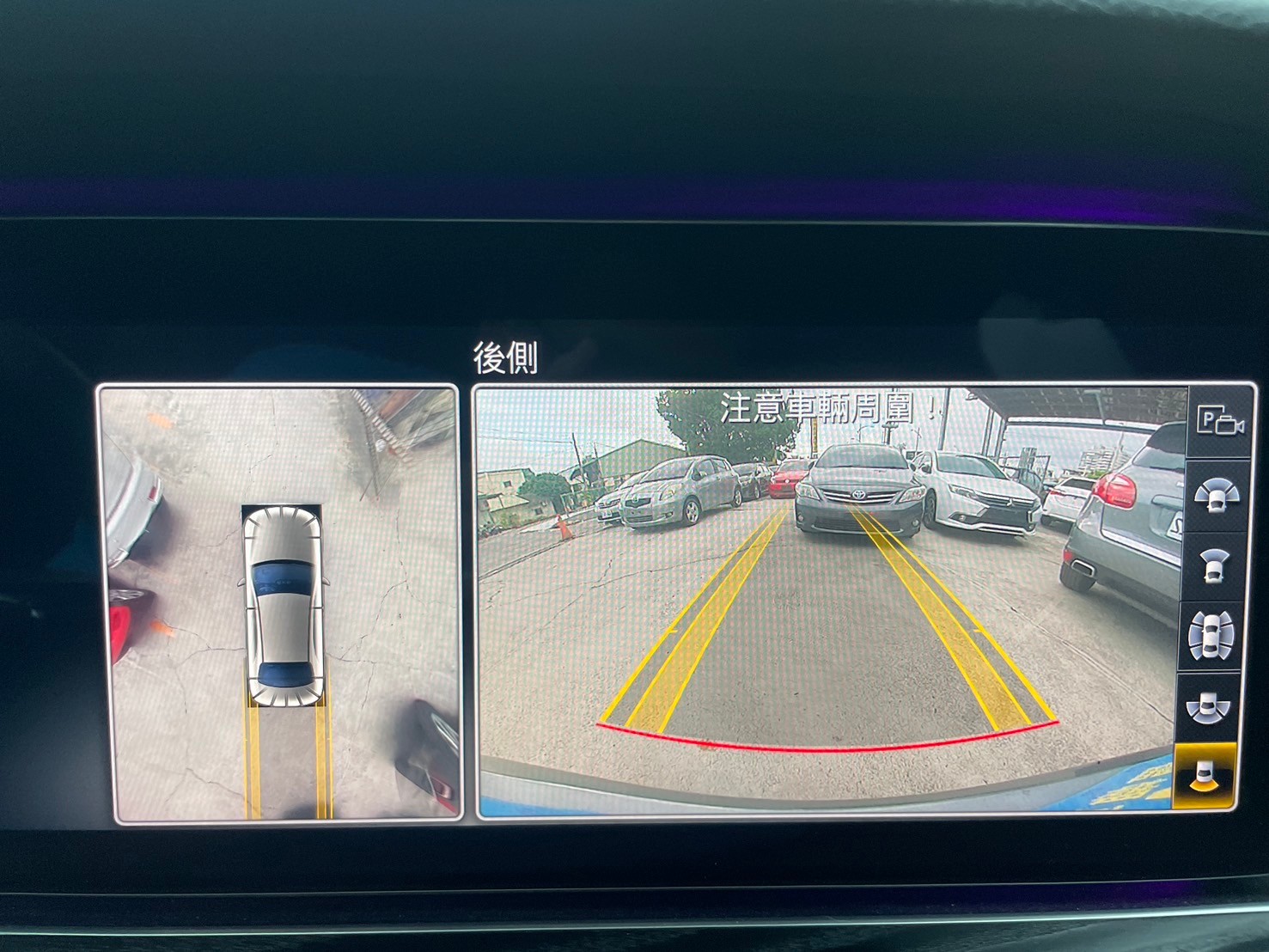E300 AMG 23P 360環景 氣氛燈 電尾 雙液晶螢幕  第11張相片