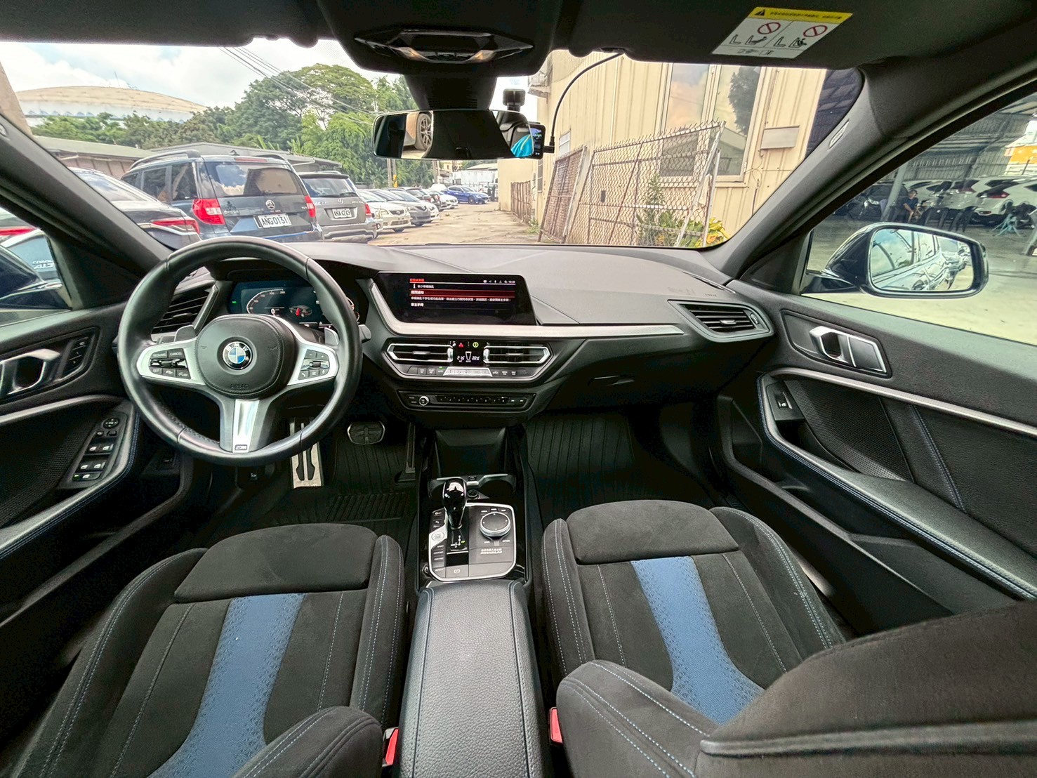 2022年式 實跑1.5萬 M版加持超帥  第9張相片