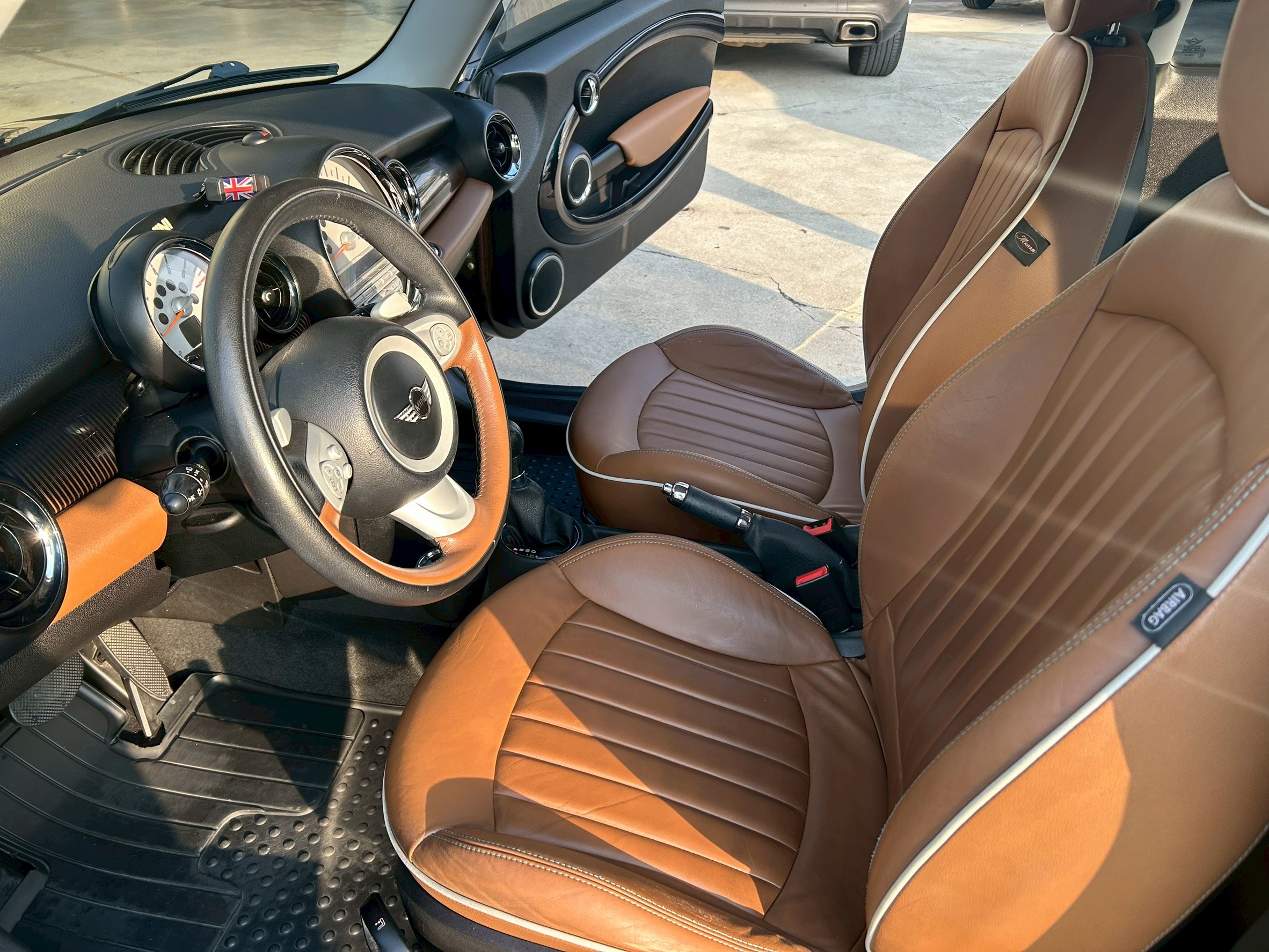 2010 mini cooper 50週年紀念版  第5張相片