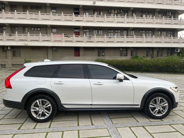 V90 T6CC 320P馬力 半自駕  第3張相片