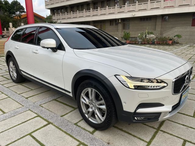 V90 T6CC 320P馬力 半自駕  第6張相片