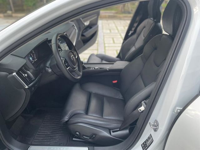V90 T6CC 320P馬力 半自駕  第11張相片