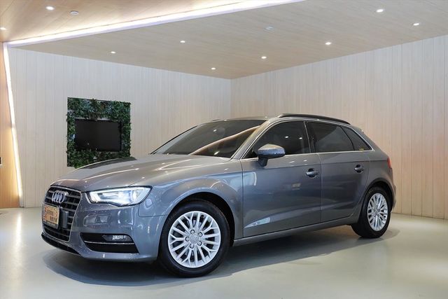 15年式Audi A3 全原廠保養 中文  第3張相片
