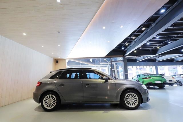 15年式Audi A3 全原廠保養 中文  第4張相片