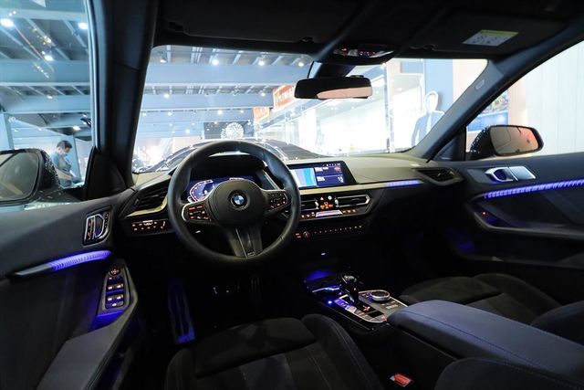 美好關係 21年式 BMW 218i  第7張相片