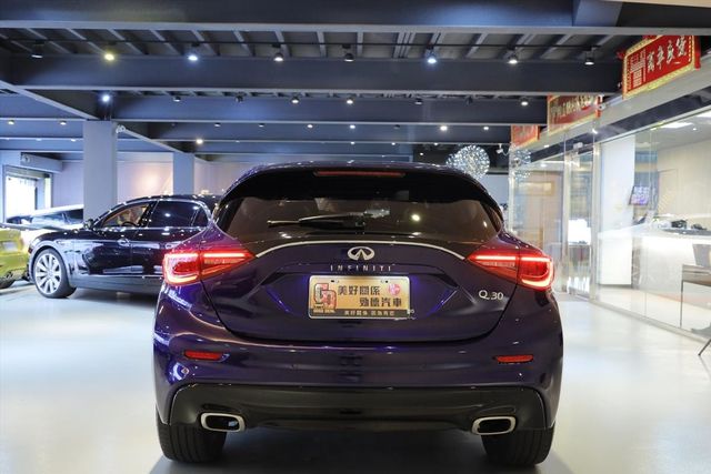 美好關係17年Infiniti Q30  第5張相片