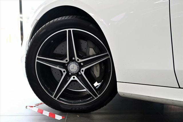 BENZ E300  第7張相片