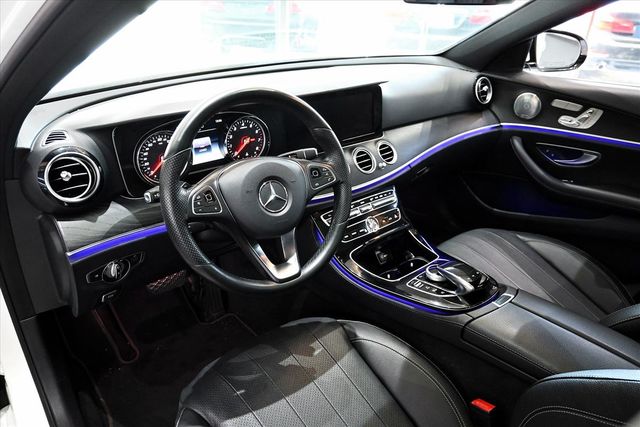 BENZ E300  第10張相片