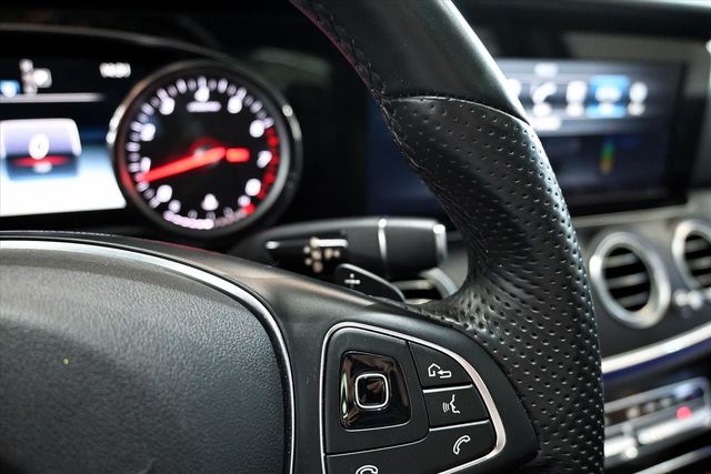 BENZ E300  第19張相片