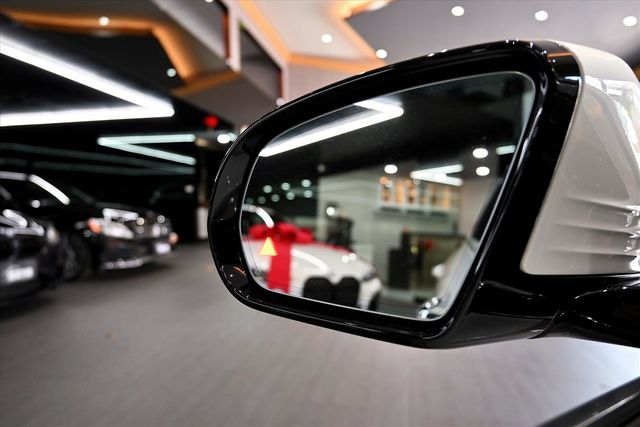 BENZ E300  第21張相片