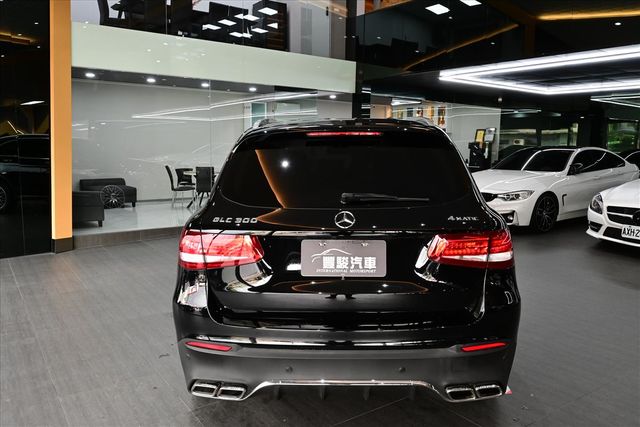 BENZ GLC300  第5張相片