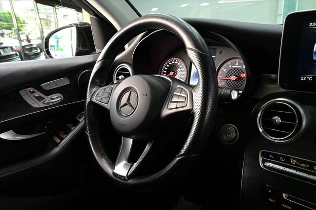 BENZ GLC300  第10張相片