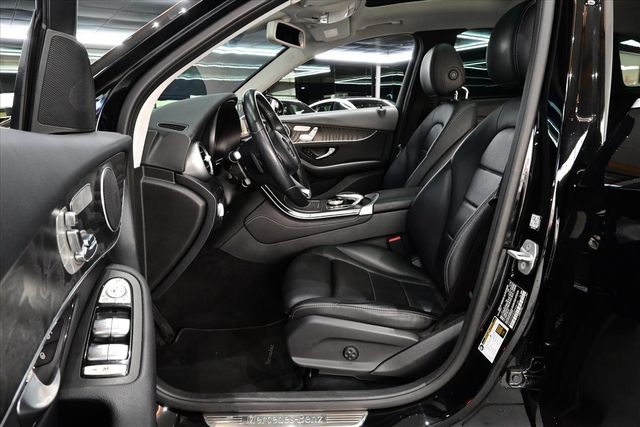 BENZ GLC300  第11張相片