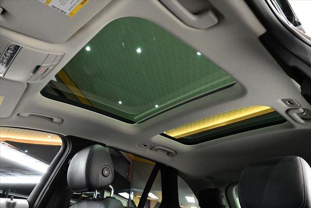 BENZ GLC300  第14張相片