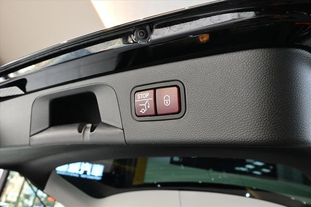BENZ GLC300  第16張相片